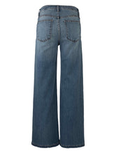 Load image into Gallery viewer, Kut Jean HR Wide Leg in Clean
